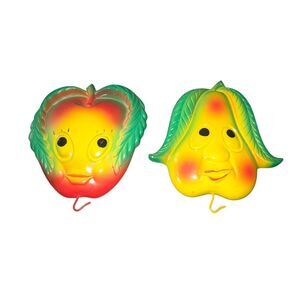 Miller Studios VTG 1970 Pear & Apple Anthropomorphic Hooked Chalkware Plaques